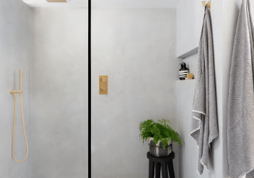 The Benefits of Fixed Shower Doors: A Sleek and Modern Choice